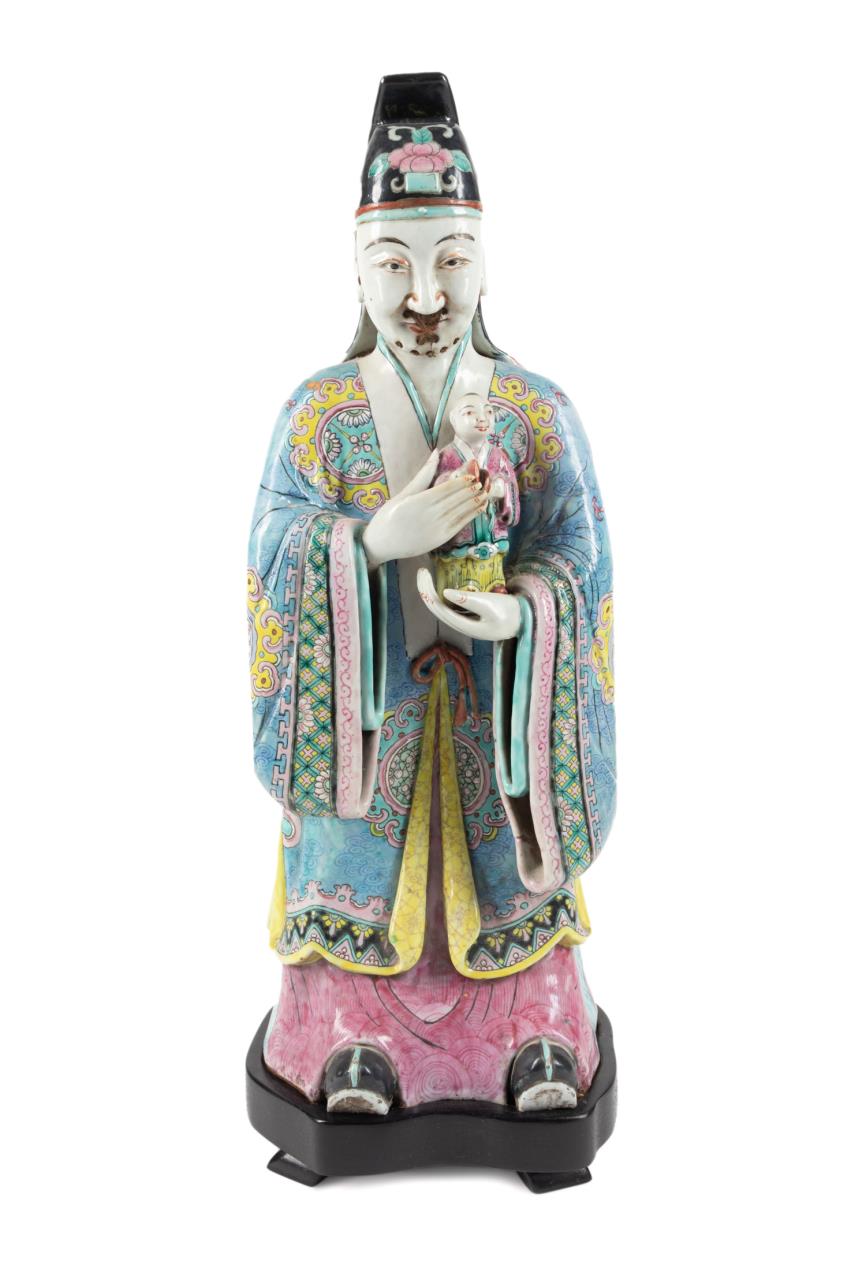 CHINESE FAMILLE ROSE FIGURE OF