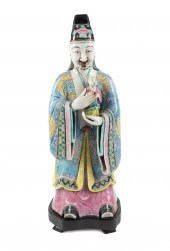 CHINESE FAMILLE ROSE FIGURE OF
