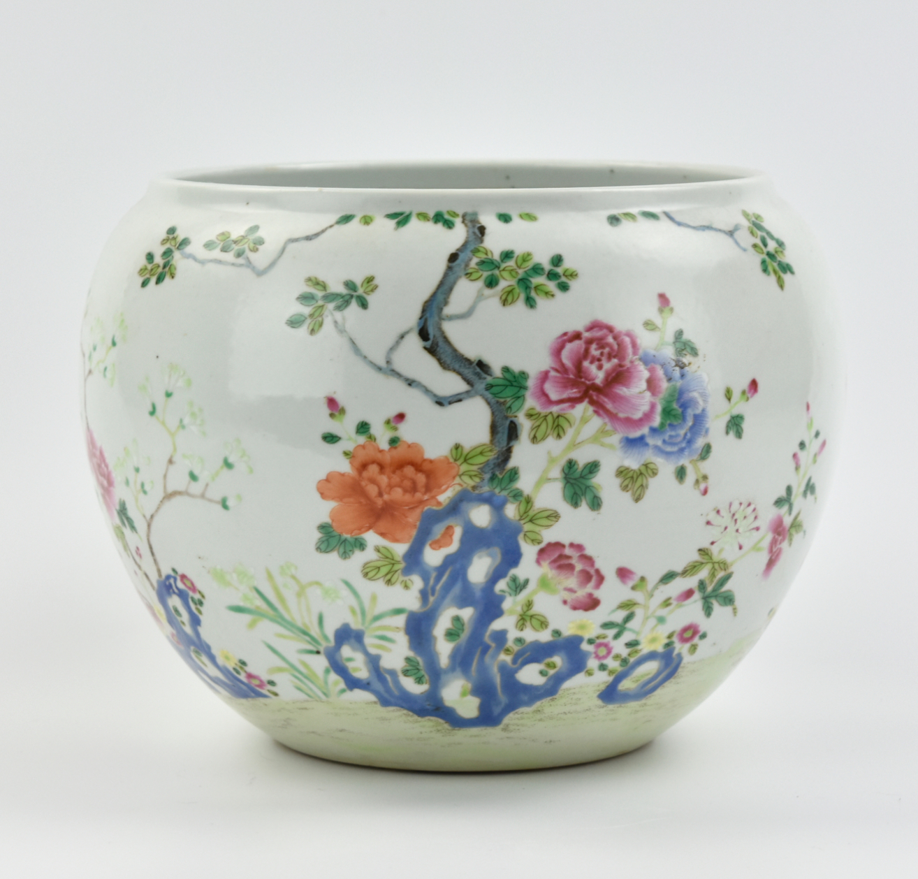 CHINESE FAMILLE ROSE FLORAL FISH