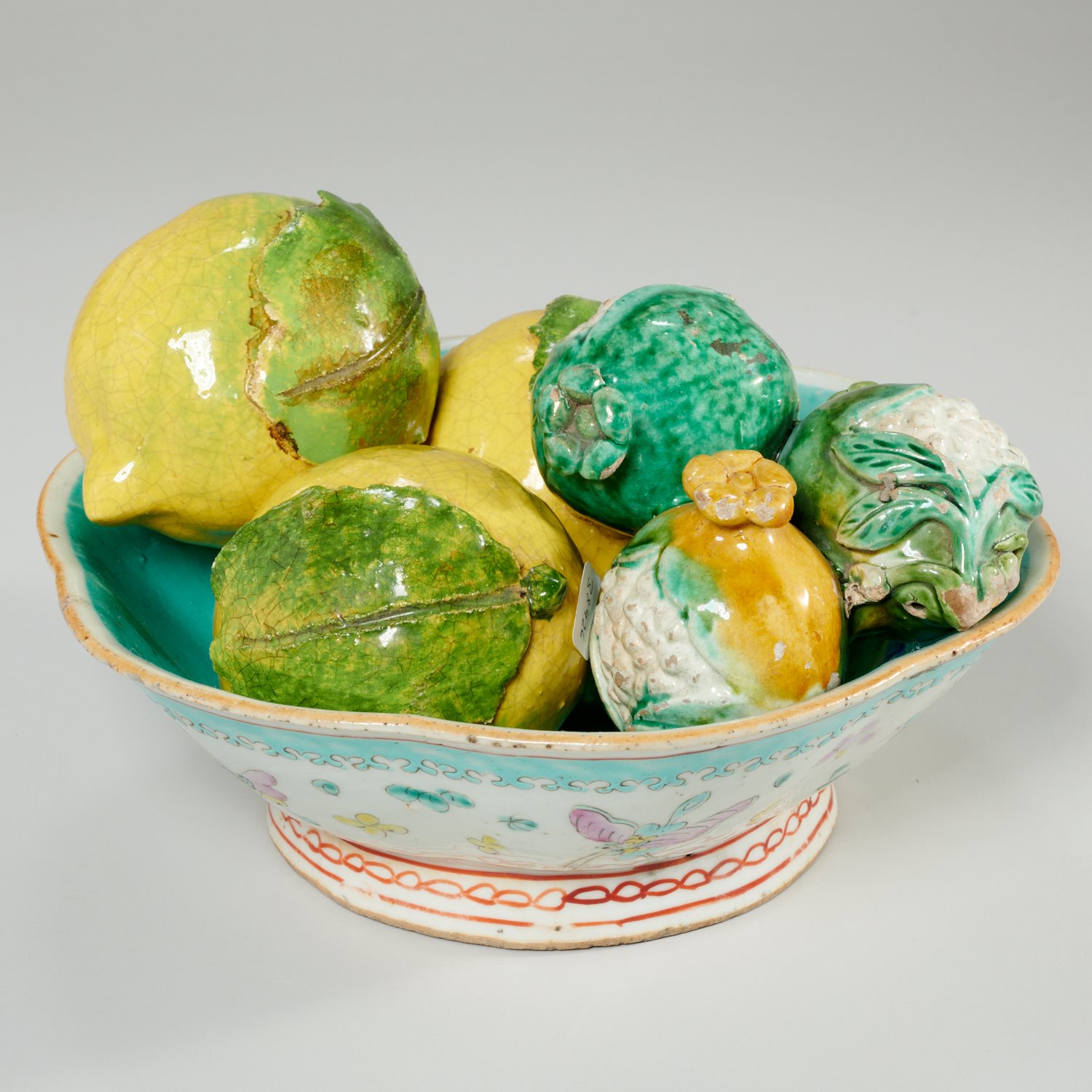 CHINESE FAMILLE ROSE FOOTED BOWL