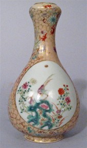 Chinese famille rose garlic he