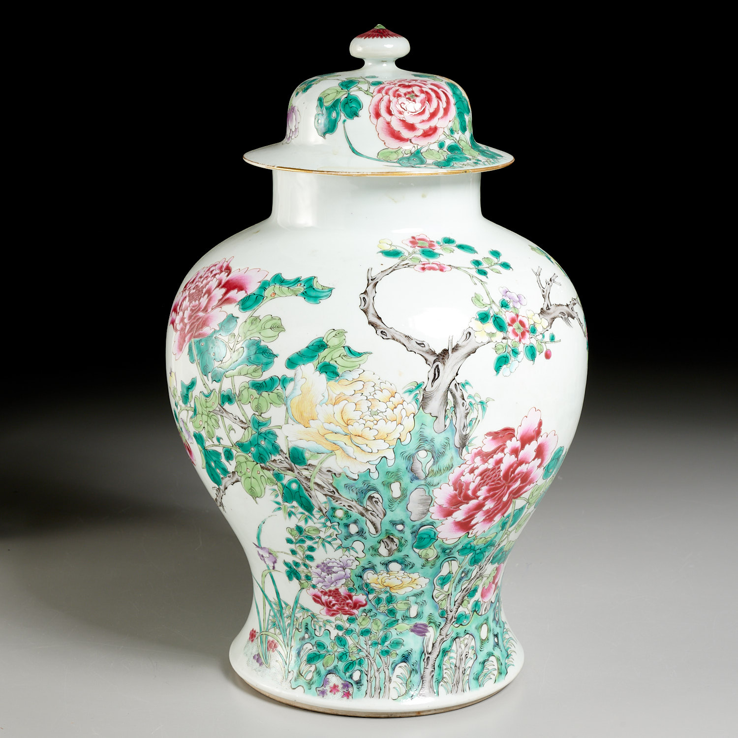 CHINESE FAMILLE ROSE GINGER JAR AND