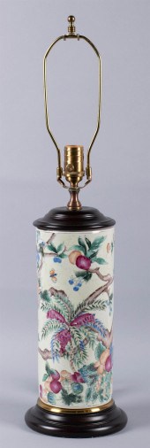 CHINESE FAMILLE ROSE HAT STAND