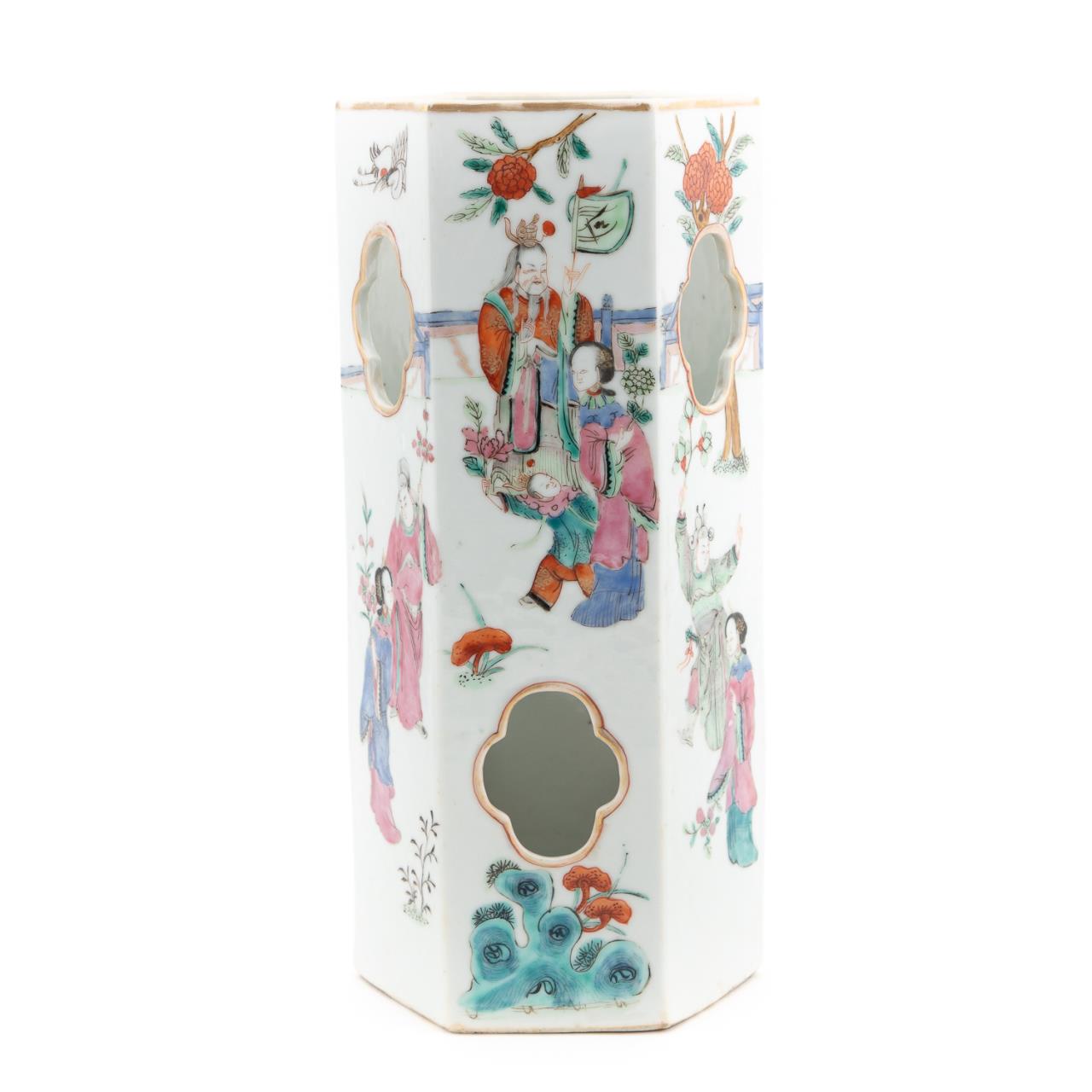 CHINESE FAMILLE ROSE HAT STAND WITH