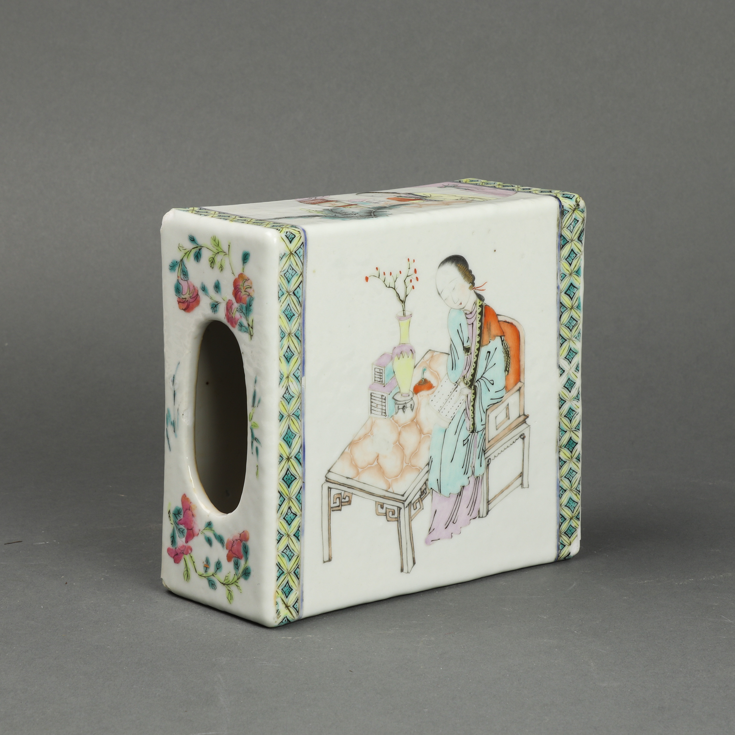 CHINESE FAMILLE ROSE HEADREST