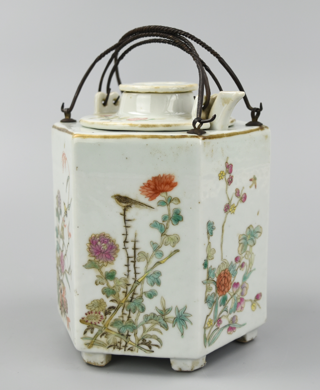 CHINESE FAMILLE ROSE HEXAGON