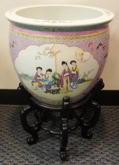 CHINESE FAMILLE ROSE JARDINIER
