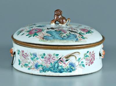 Chinese famille rose lidded dish,
