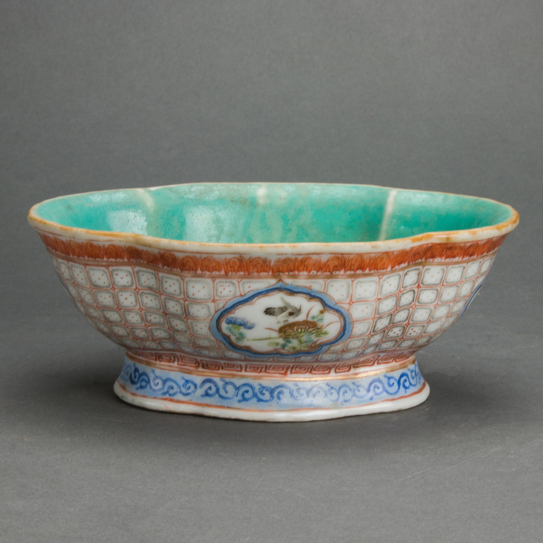 CHINESE FAMILLE ROSE LOBBED BOWL