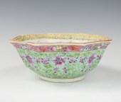 CHINESE FAMILLE ROSE OCTAGONAL