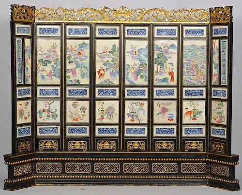 CHINESE FAMILLE ROSE PLAQUE