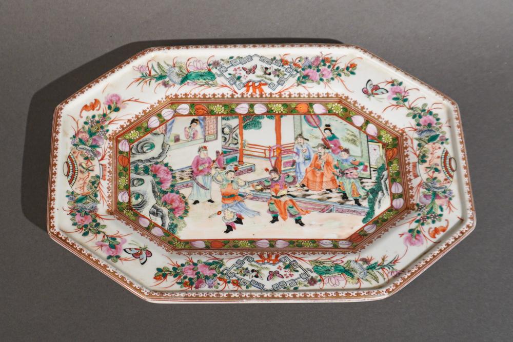 CHINESE FAMILLE ROSE PLATTER, L: 14
