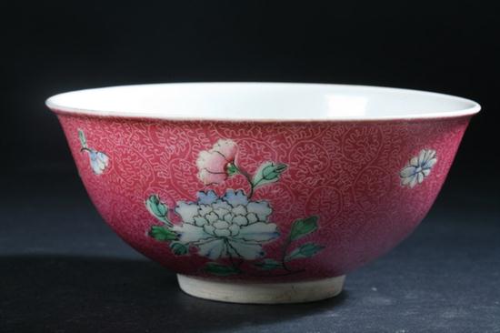 CHINESE FAMILLE ROSE PORCELAIN BOWL