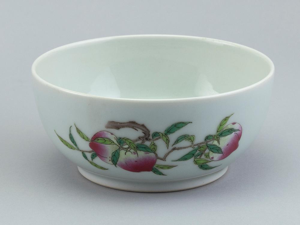 CHINESE FAMILLE ROSE PORCELAIN BOWL