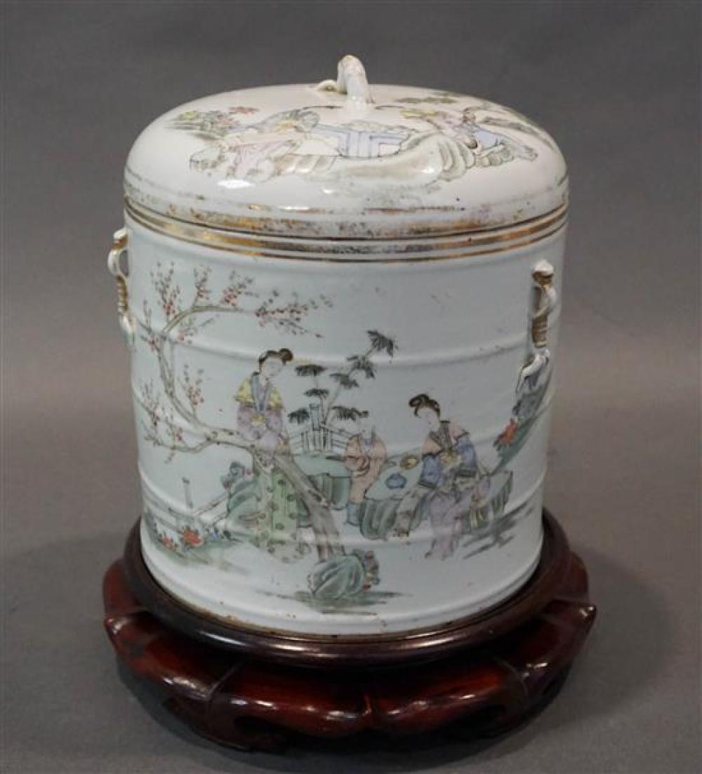 CHINESE 'FAMILLE ROSE' PORCELAIN