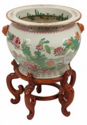 CHINESE FAMILLE ROSE PORCELAIN