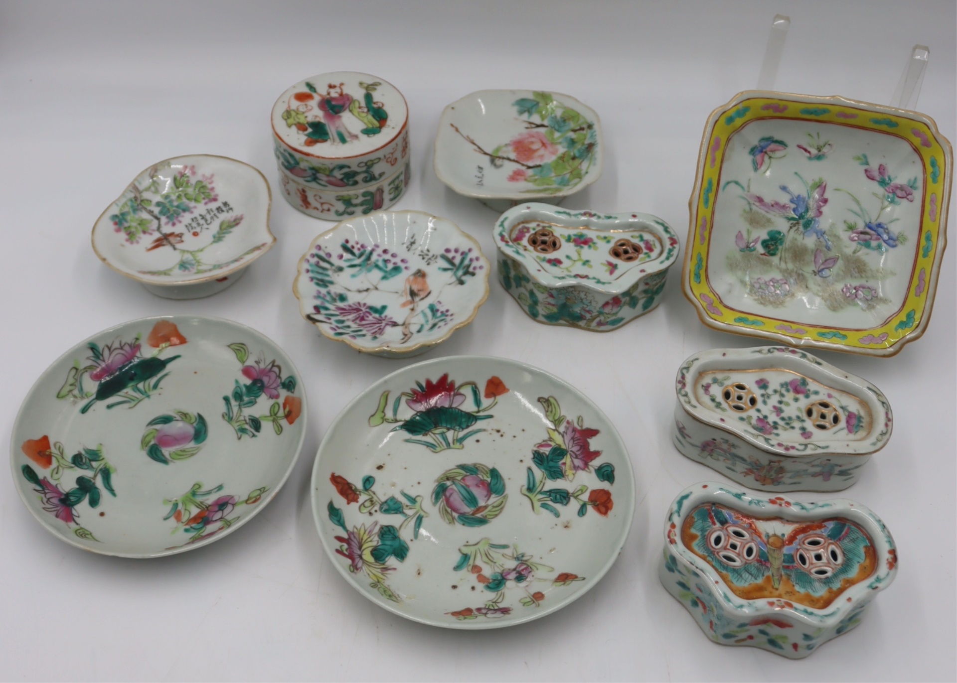 CHINESE FAMILLE ROSE PORCELAIN