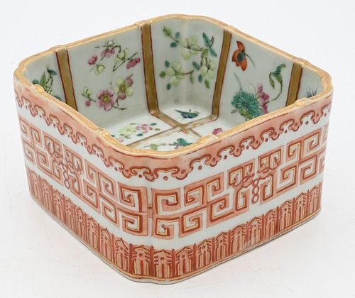 CHINESE FAMILLE ROSE PORCELAIN