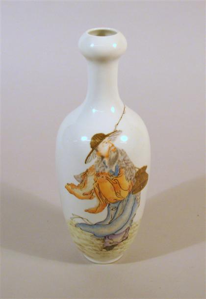 Chinese famille rose porcelain vase