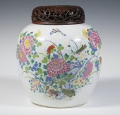 CHINESE FAMILLE ROSE PORCELAN