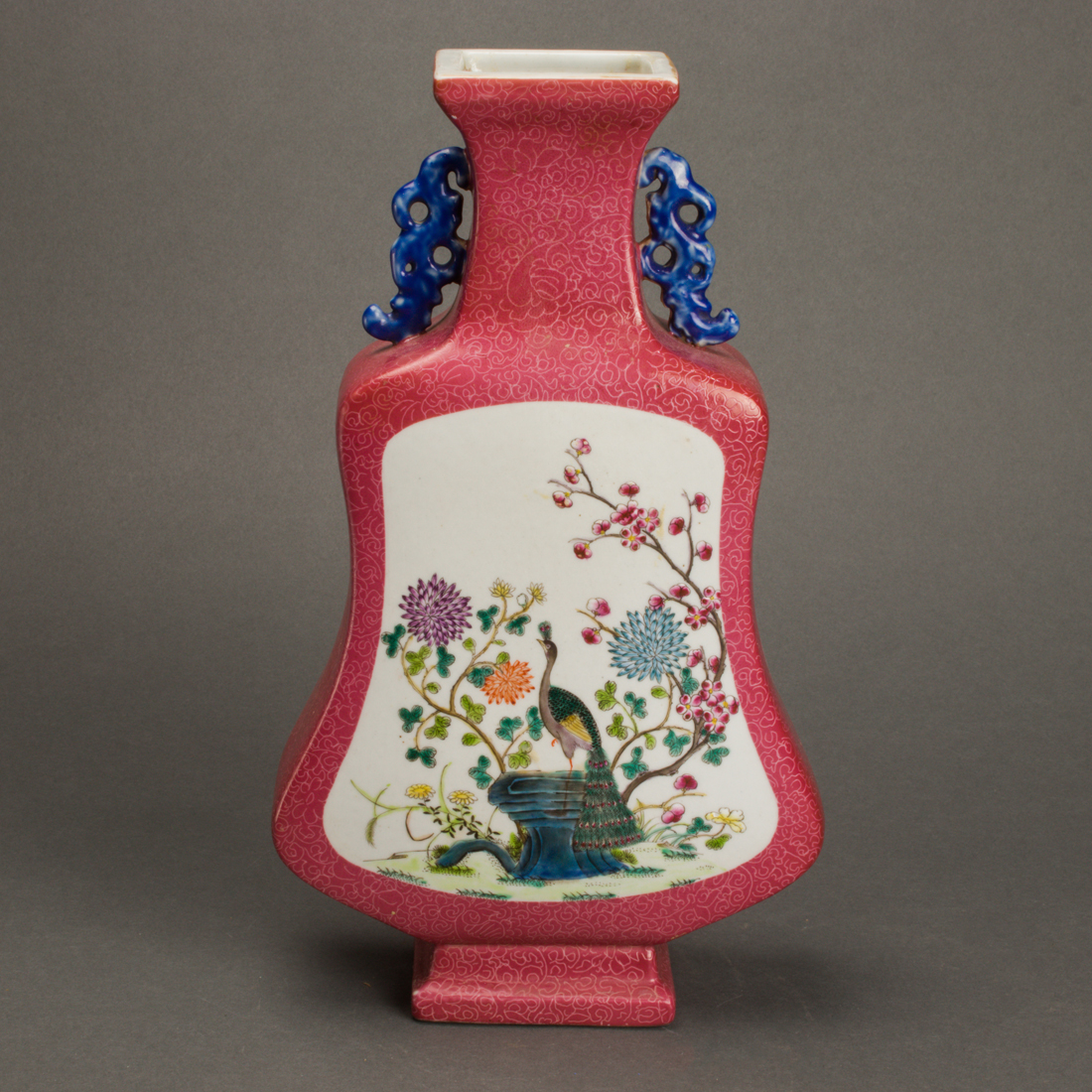 CHINESE FAMILLE ROSE SGRAFFITTO