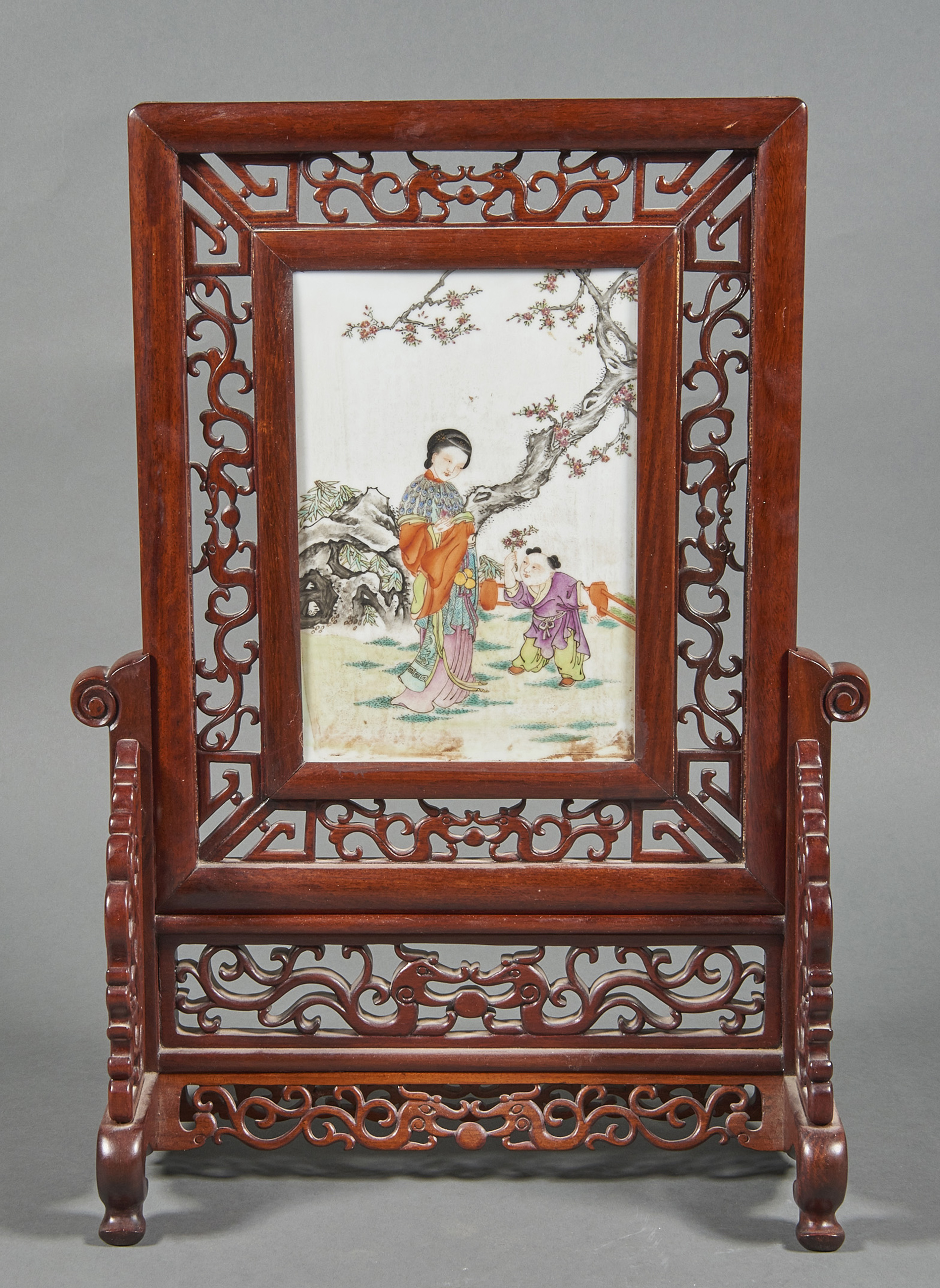 CHINESE FAMILLE ROSE TABLE SCREEN