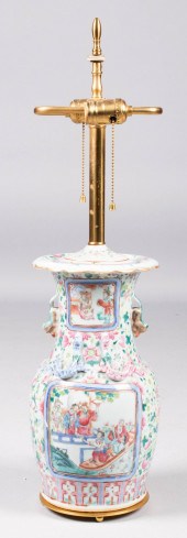 CHINESE FAMILLE ROSE VASE, 19T