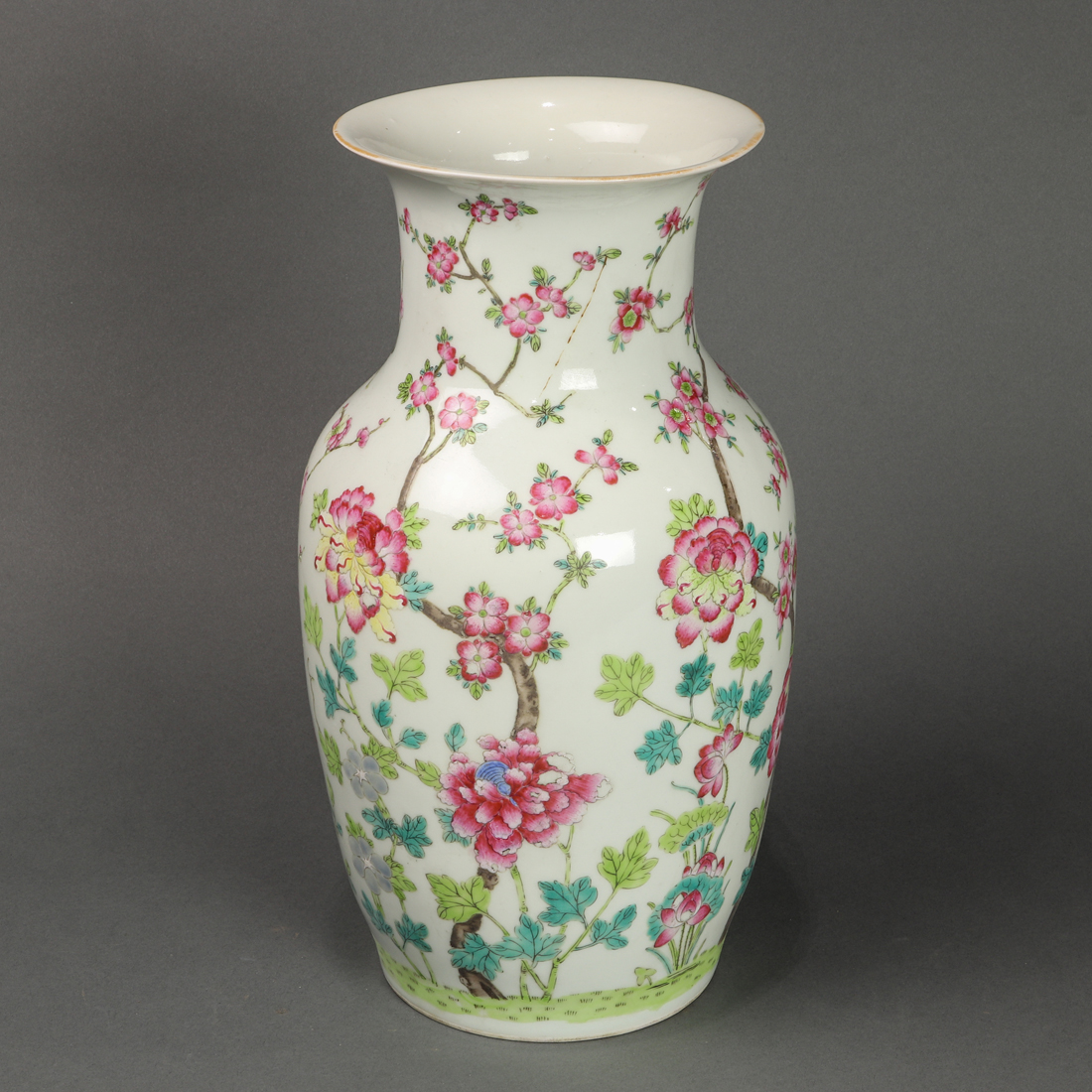 CHINESE FAMILLE ROSE VASE Chinese