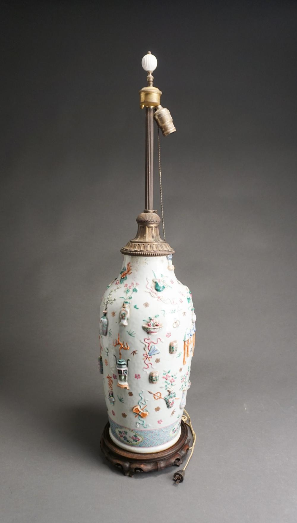 CHINESE FAMILLE ROSE VASE WITH