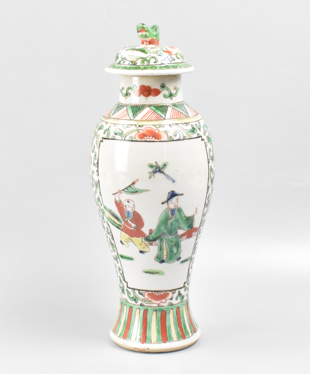 CHINESE FAMILLE VERTE COVERED JAR