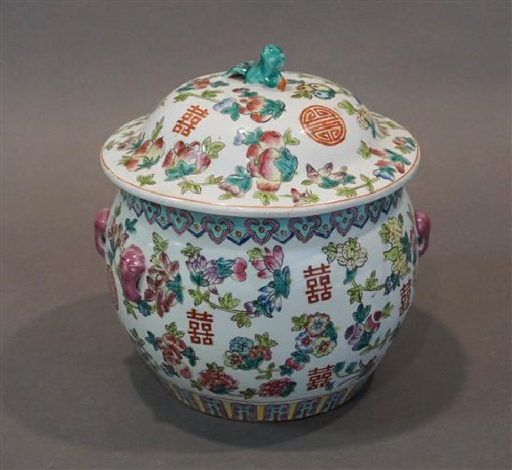 CHINESE 'FAMILLE VERTE' COVERED