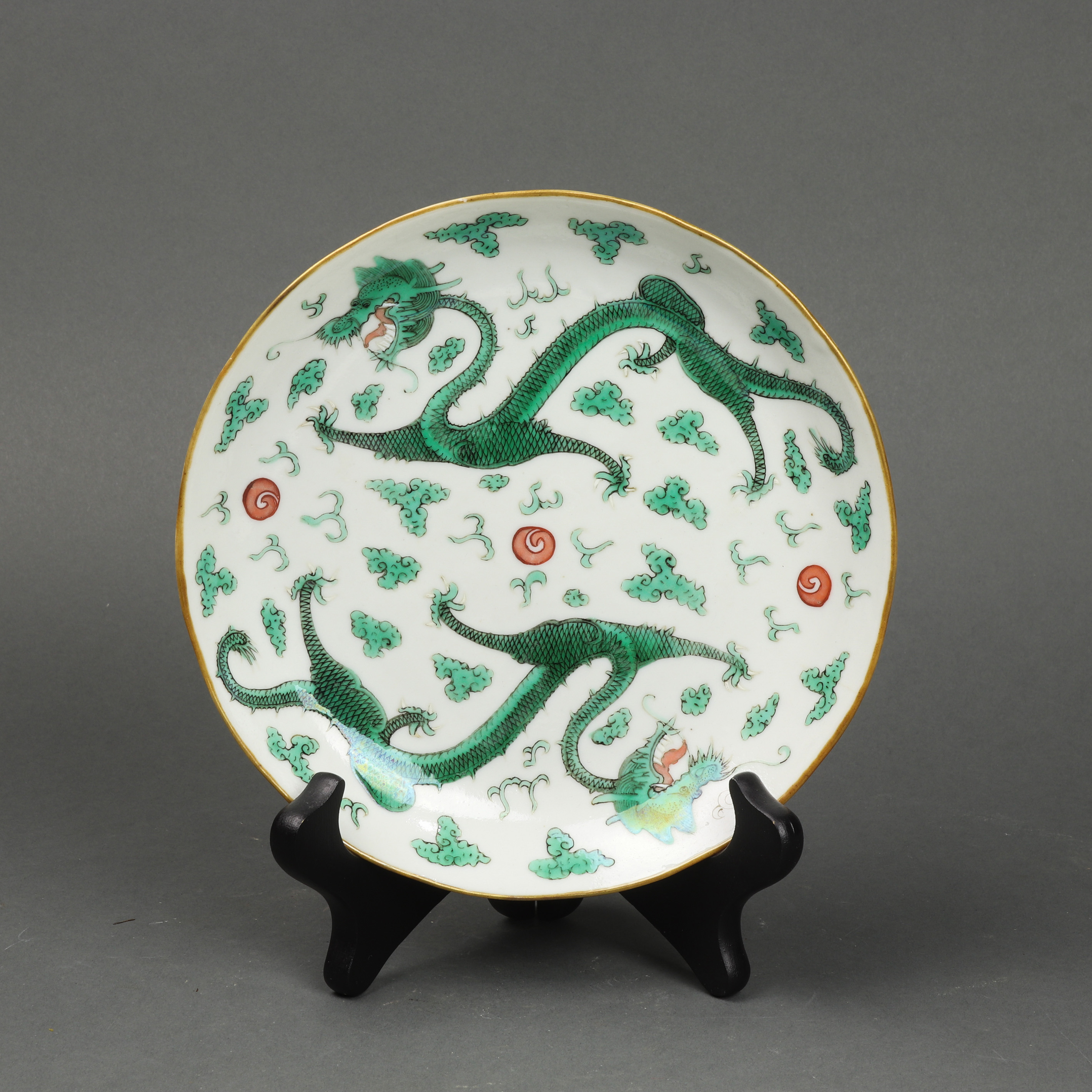 CHINESE FAMILLE VERTE 'DRAGON' DISH