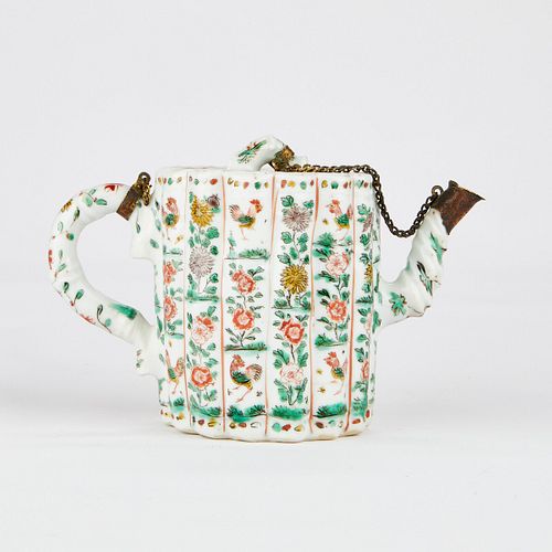 CHINESE FAMILLE VERTE MOLDED