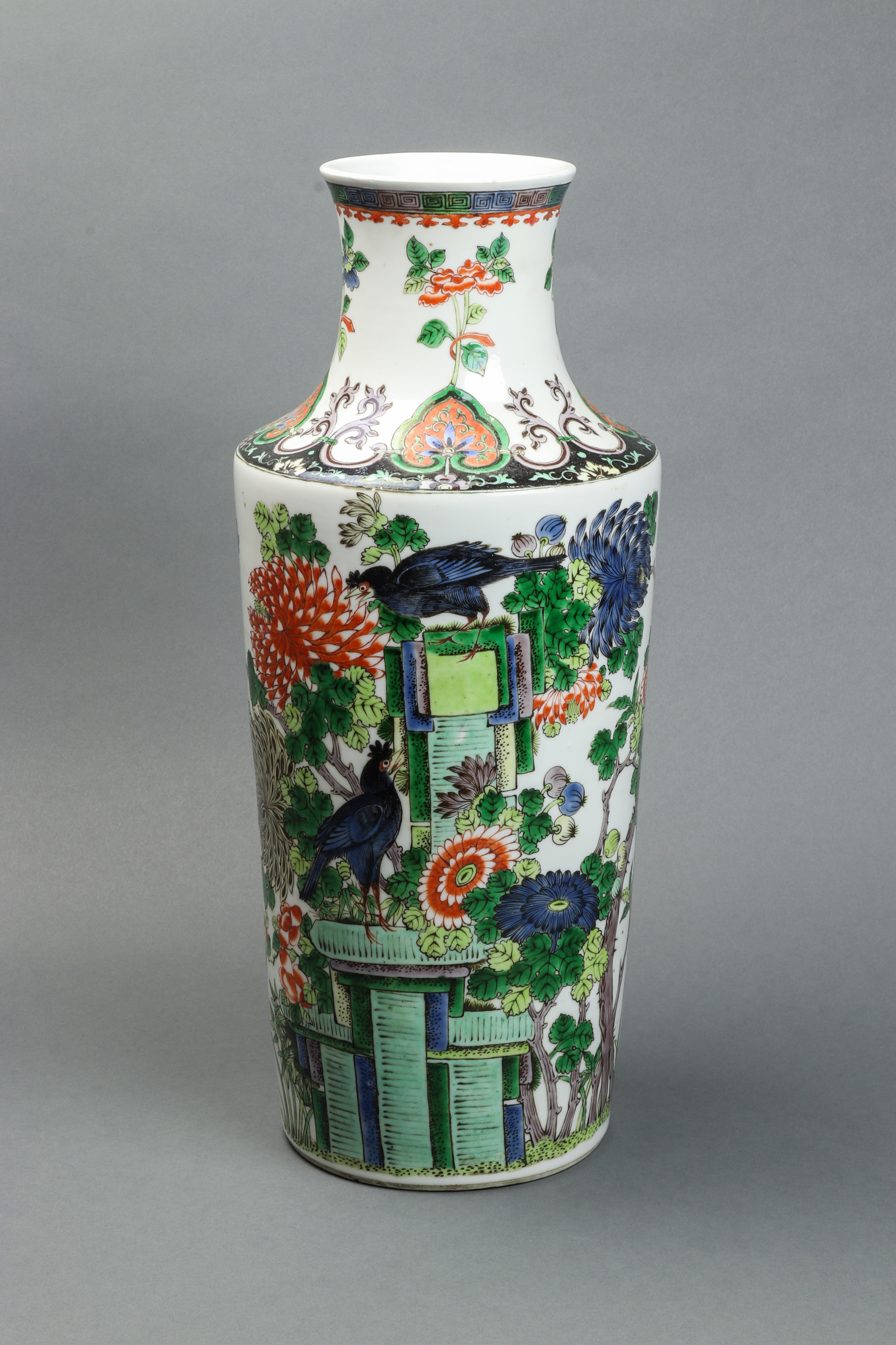 CHINESE FAMILLE VERTE VASE