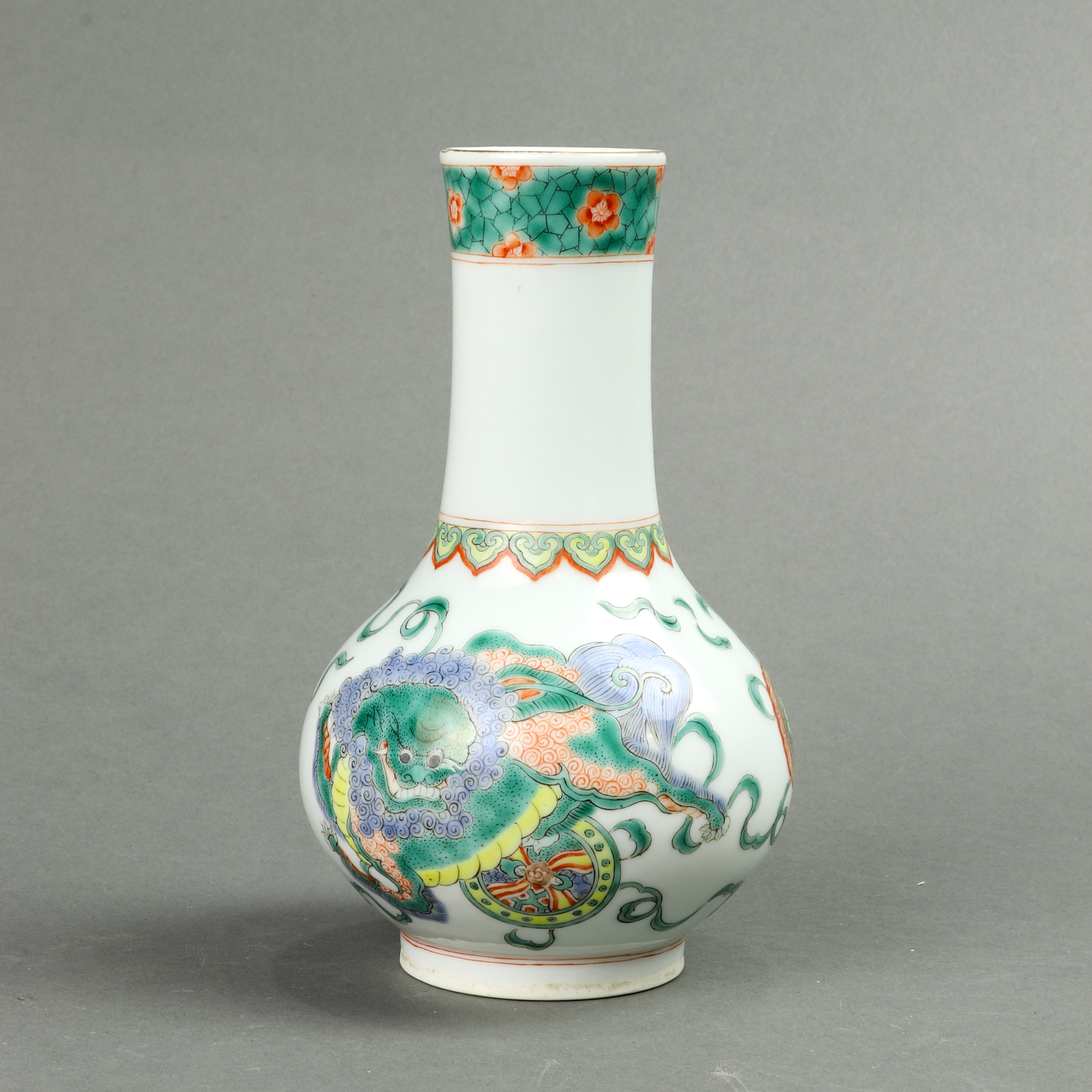 CHINESE FAMILLE VERTE VASE