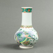 CHINESE FAMILLE VERTE VASE Chi