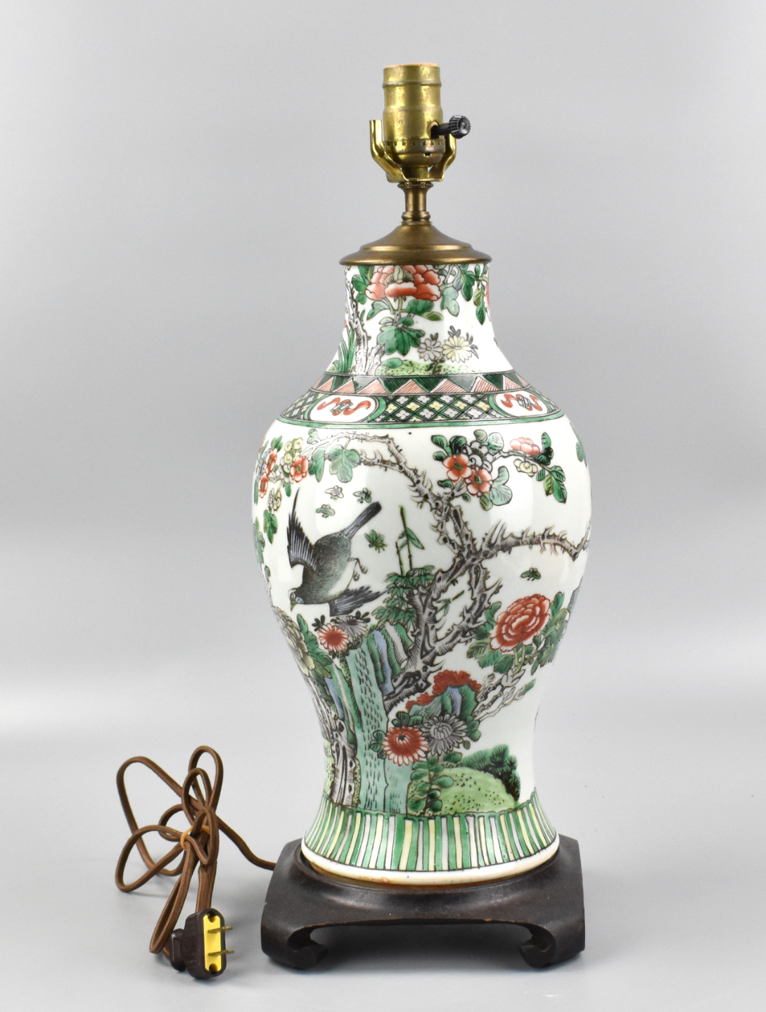 CHINESE FAMILLE VERTE VASE MAL,