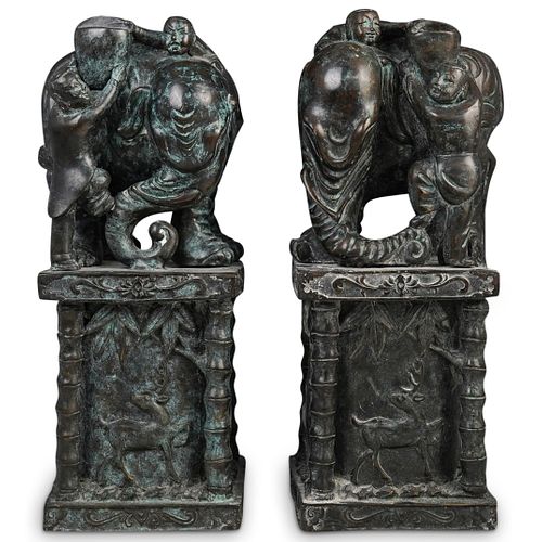 CHINESE FIGURAL BRONZE