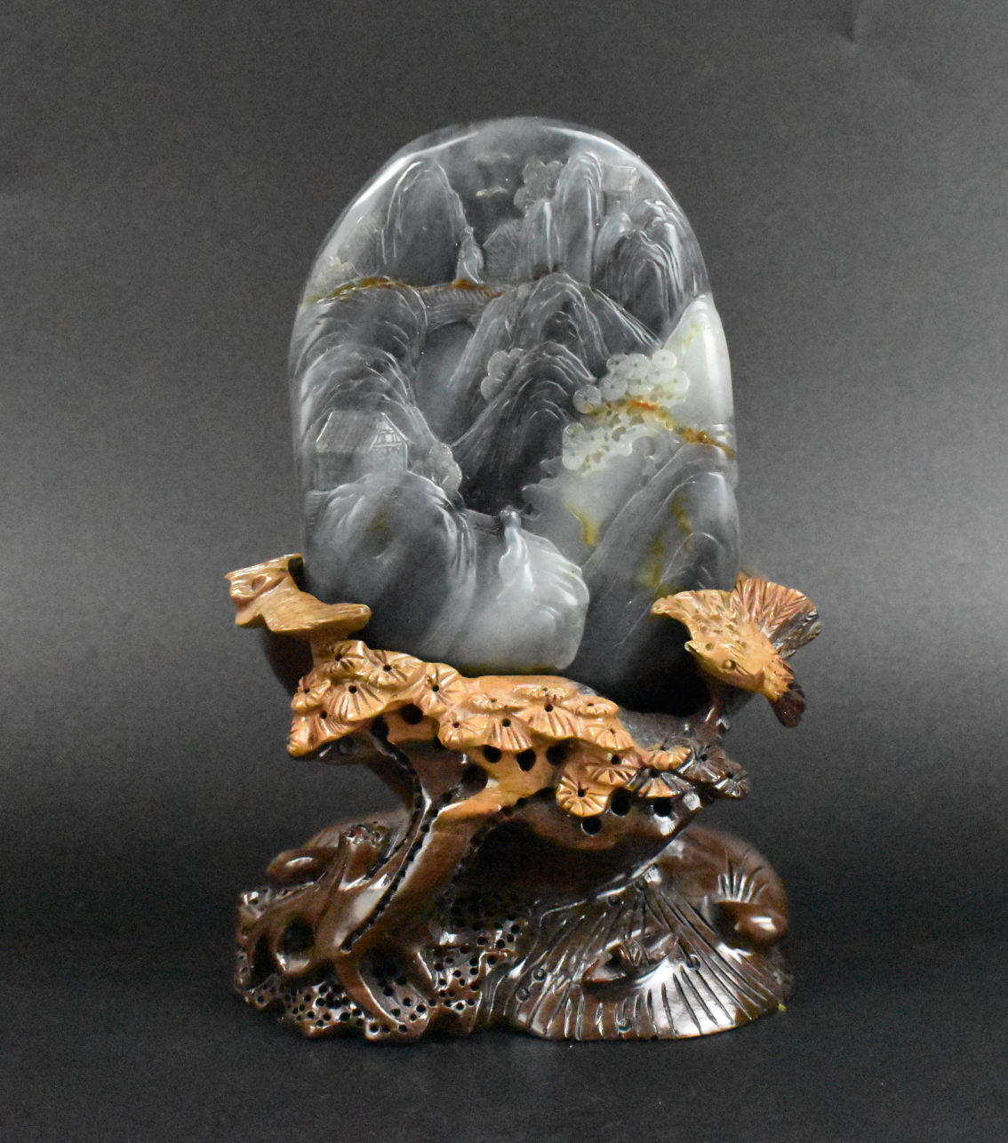 CHINESE FINELY JADE CARVED