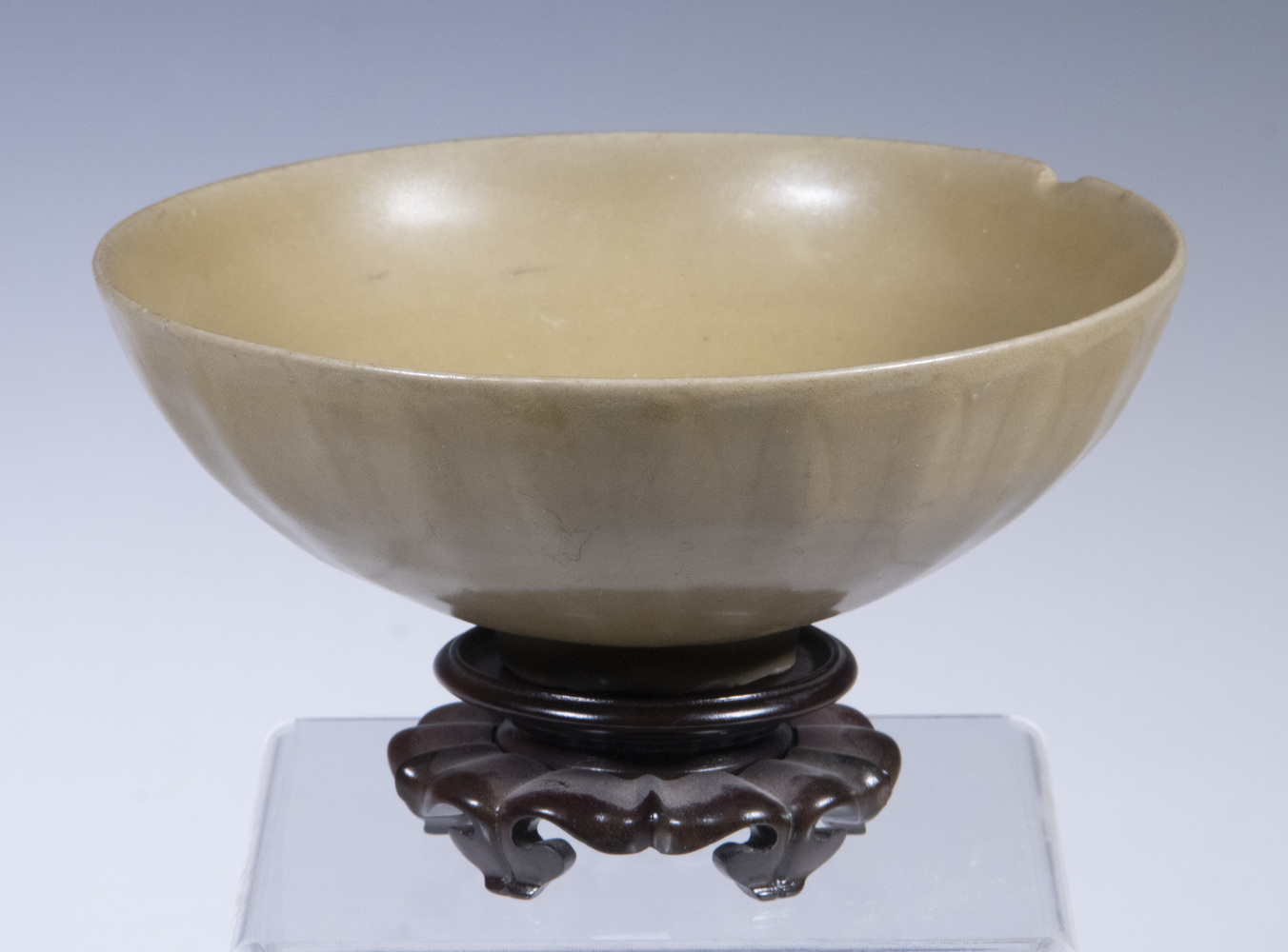CHINESE FOOTED BOWL Qing Dynasty