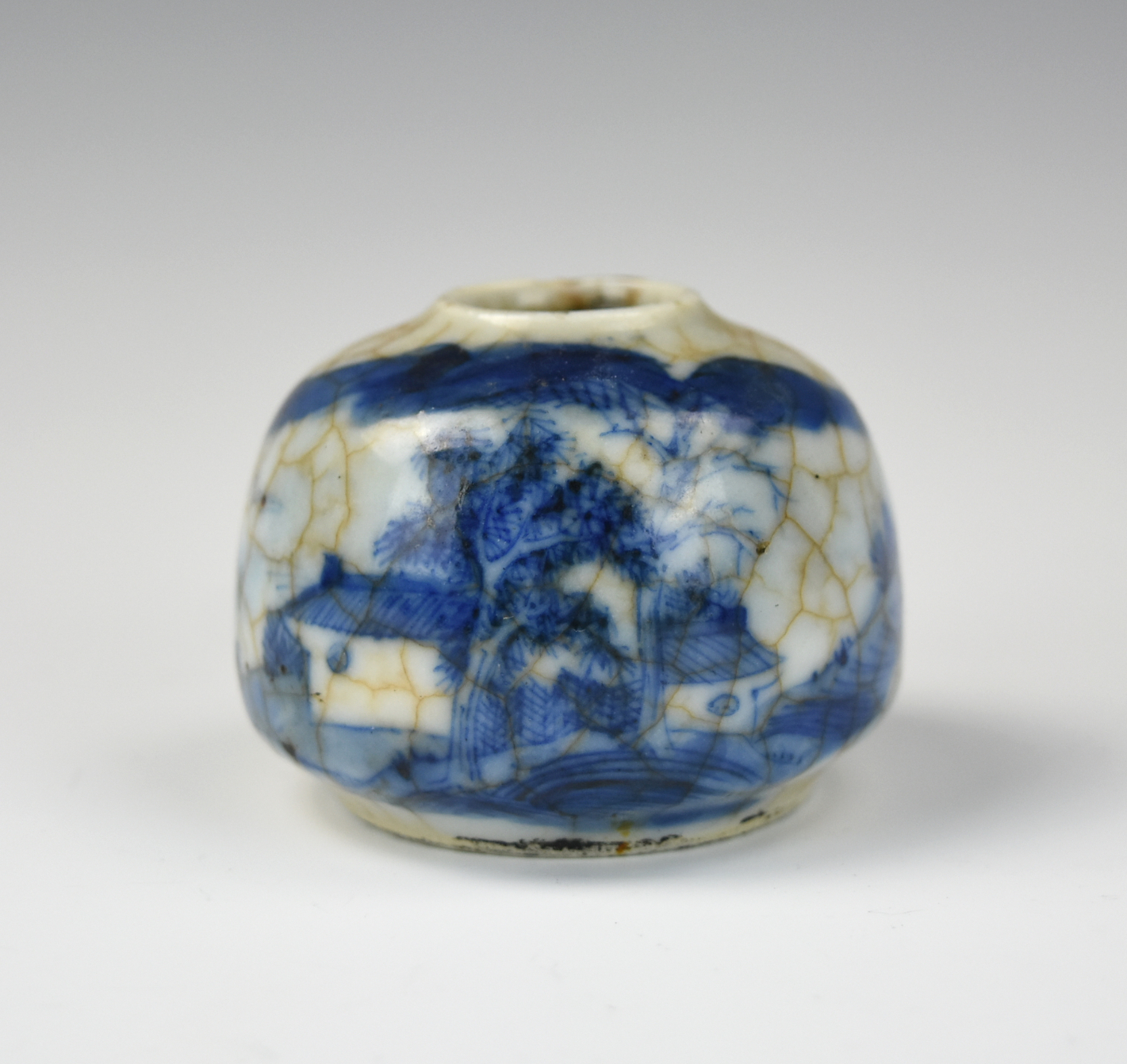 CHINESE GE GLAZED B & W WATERPOT,