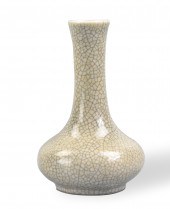 CHINESE GE TYPE GLAZED VASE, 1
