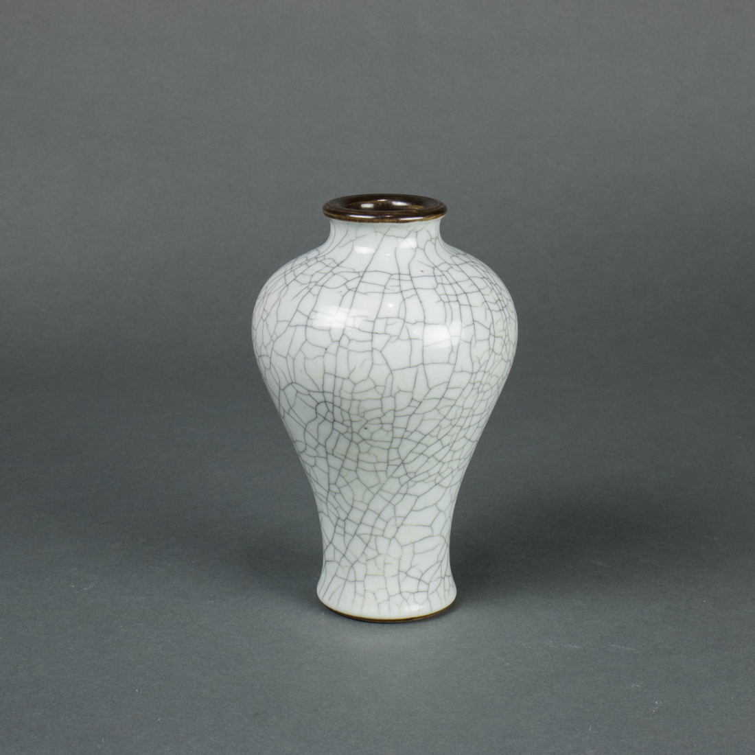 CHINESE GE TYPE MEIPING VASE