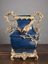 CHINESE GILT BRONZE MOUNTED PO