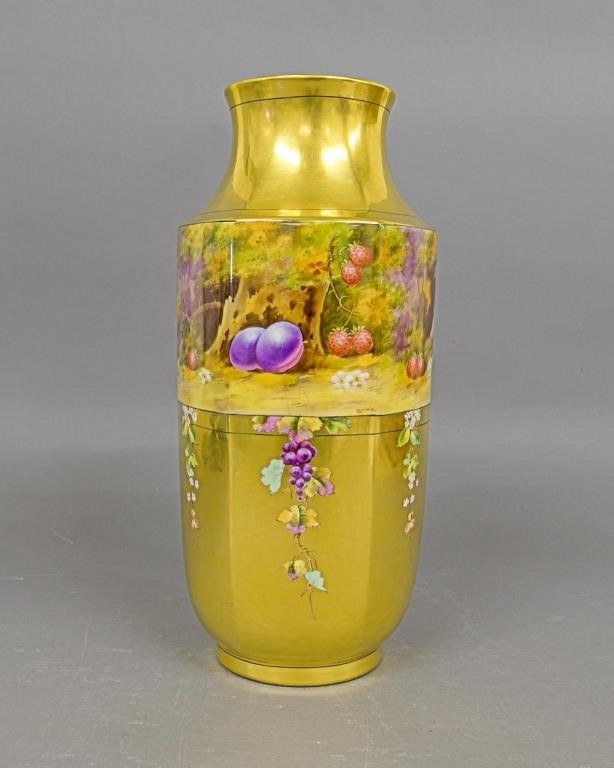 Chinese gilt porcelain vase