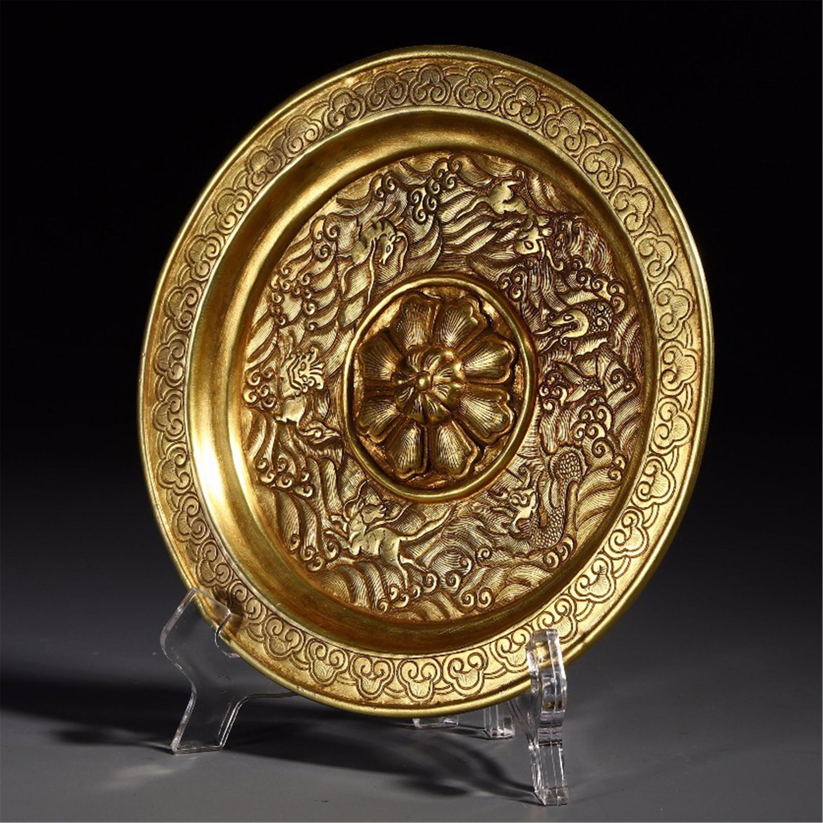CHINESE GILT SILVER BEAT