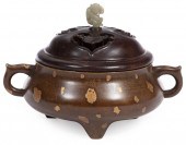 CHINESE GILT-SPLASHED BRONZE T