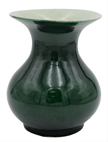 CHINESE GREEN APPLE GLAZE PORCELAIN
