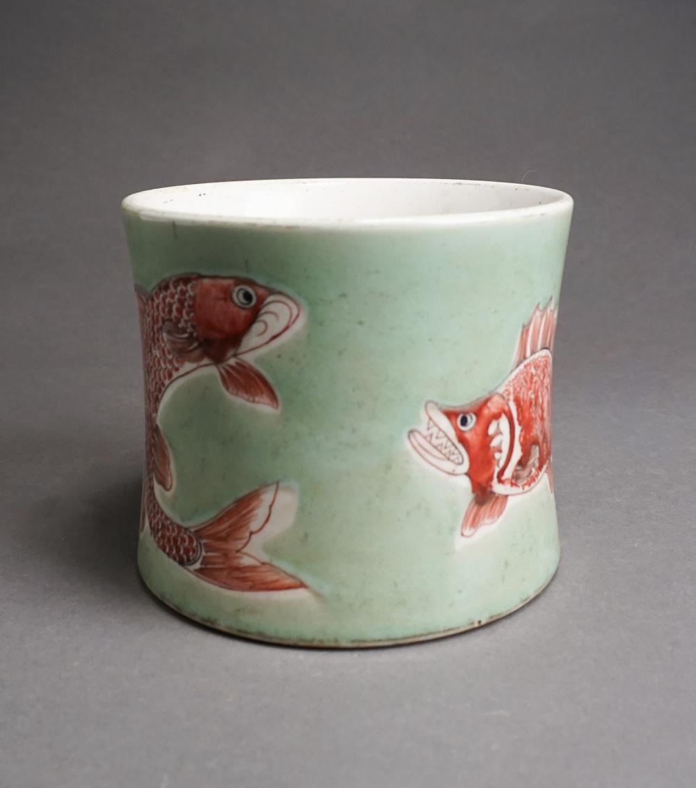 CHINESE GREEN GROUND PORCELAIN