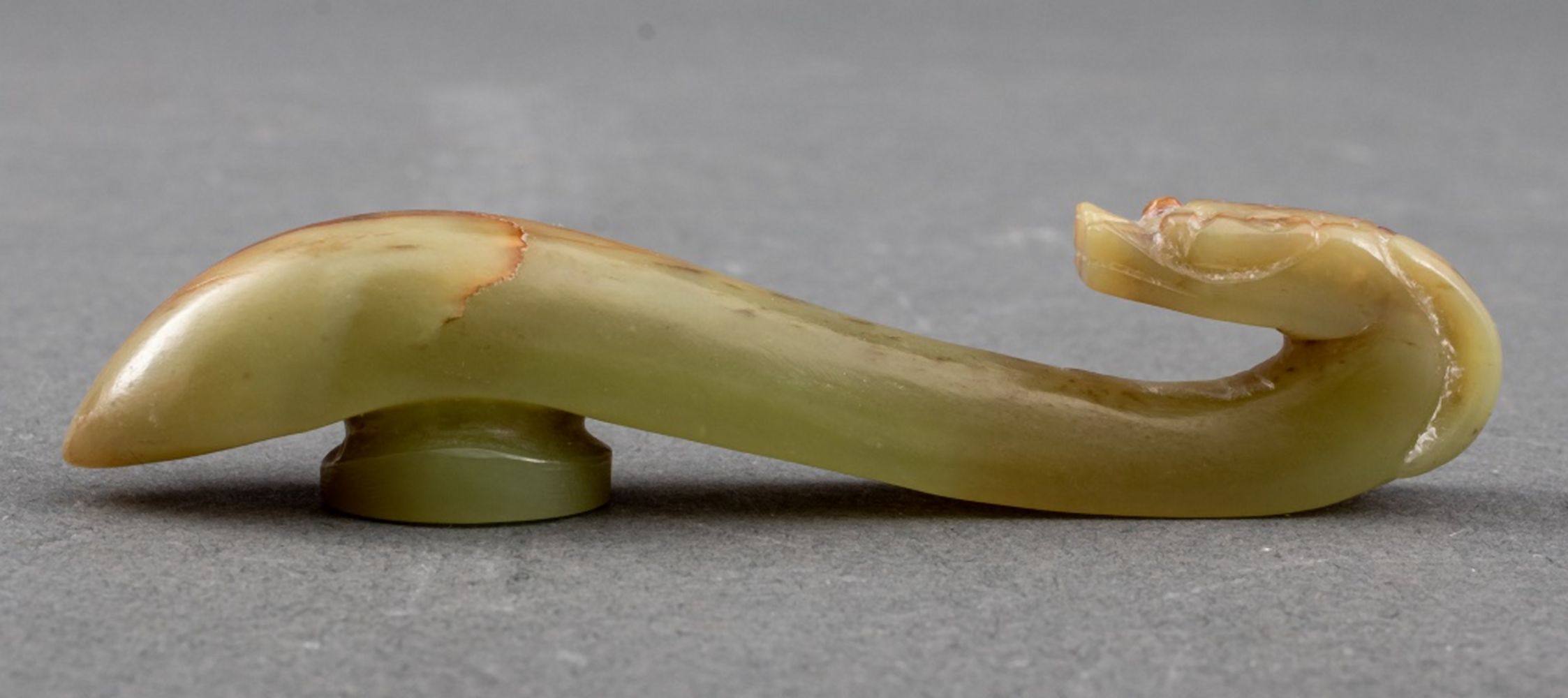 CHINESE GREEN JADE DRAGON FORM BELT